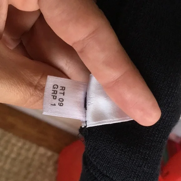 St. John Collection Vintage Black Women's Zipper Sweater - Picture 6 of 8